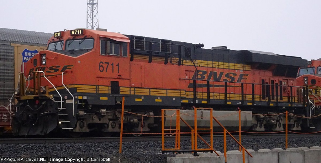 BNSF 6711